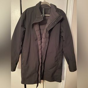 LULULEMON MENS XL TRENCH COAT BLACK. WORN ONCE.